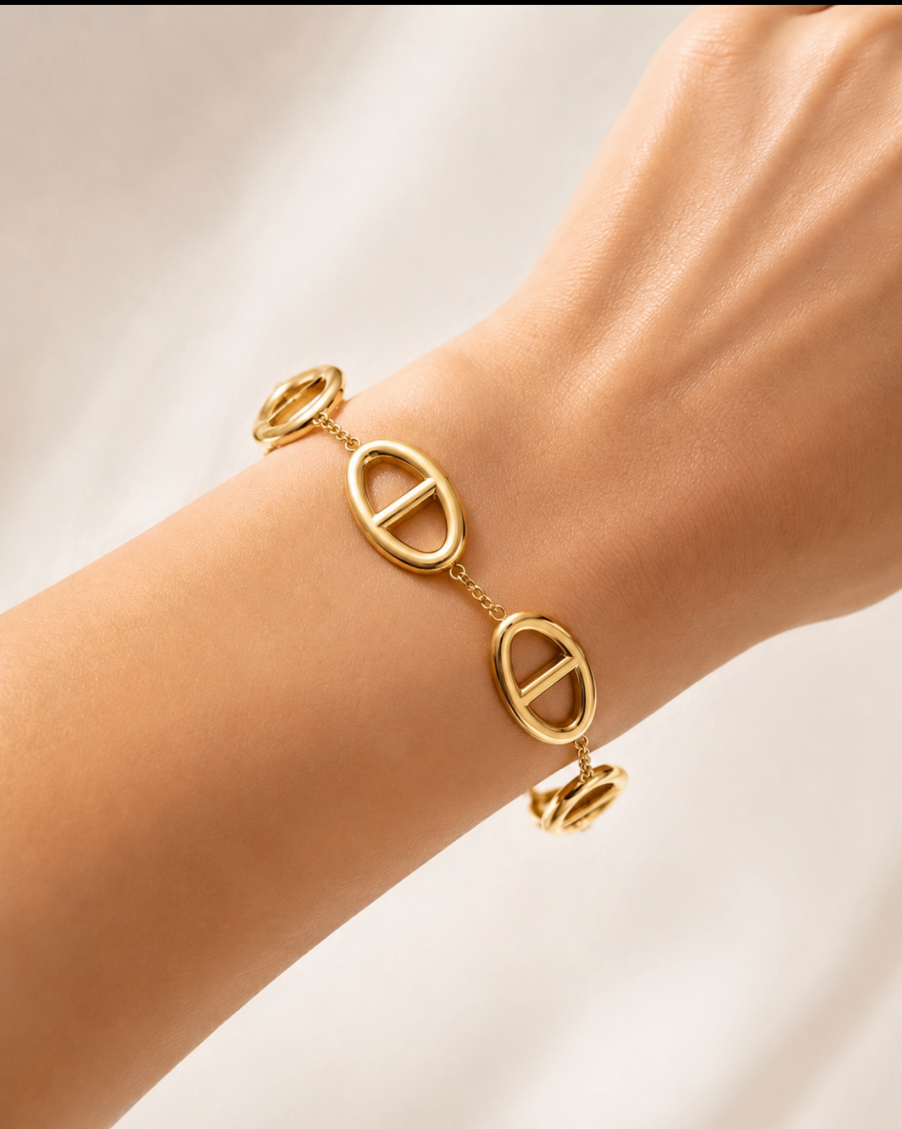 Modern Oval Link Bracelet